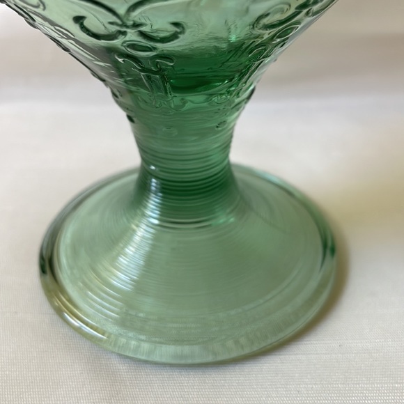 Arcoroc France in Minos Jade grape pattern compote or dessert footed glass bowl - Picture 4 of 8